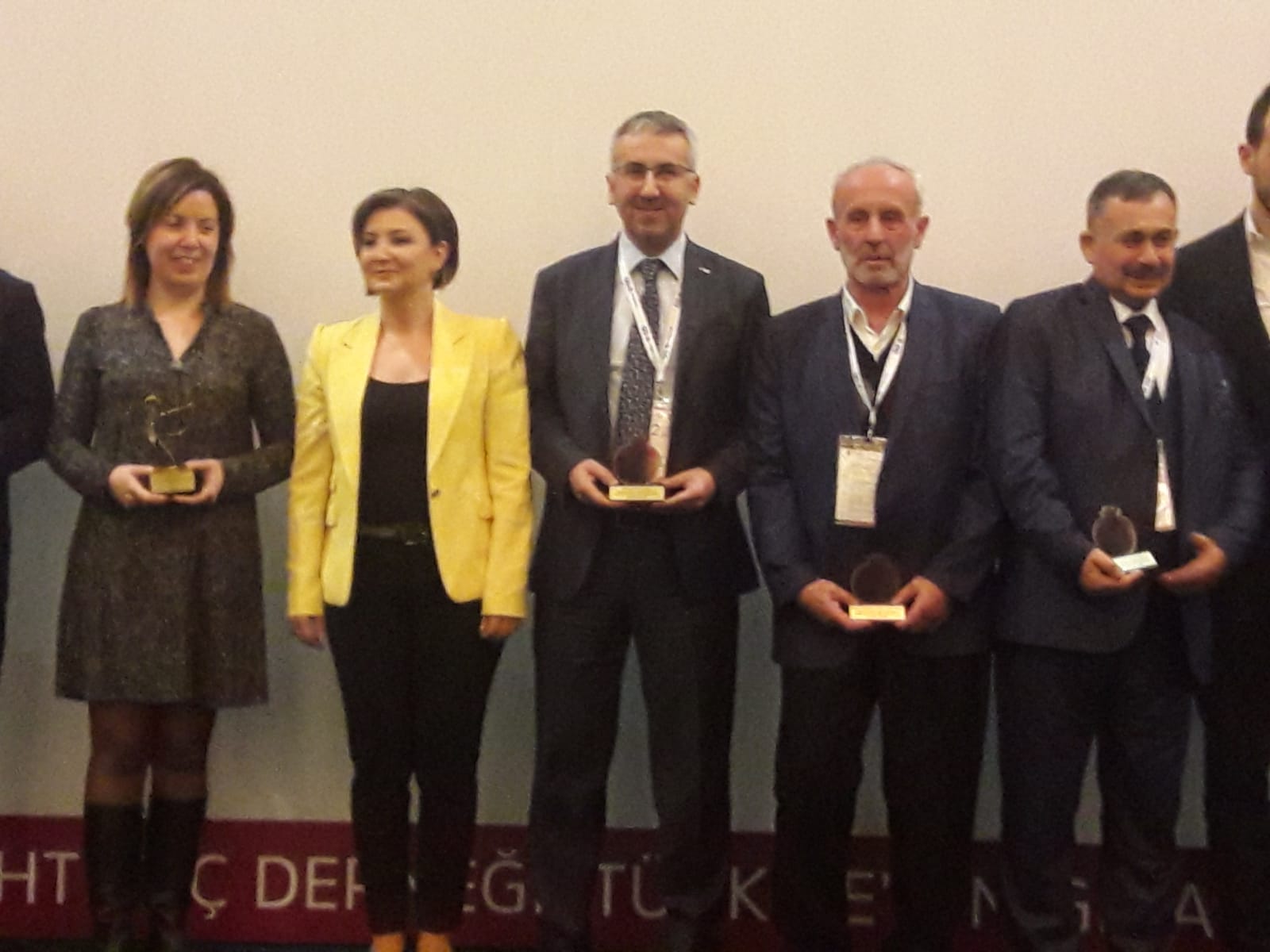Temel İhtiyaç Derneği (TİDER)'den Kastamonu Gıda Bankası’na da ödül verildi.